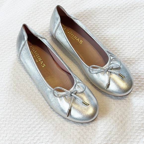 Sabrinas Metallic Silver Slip on Ballet flat with Bow size 38EU - Picture 1 of 9